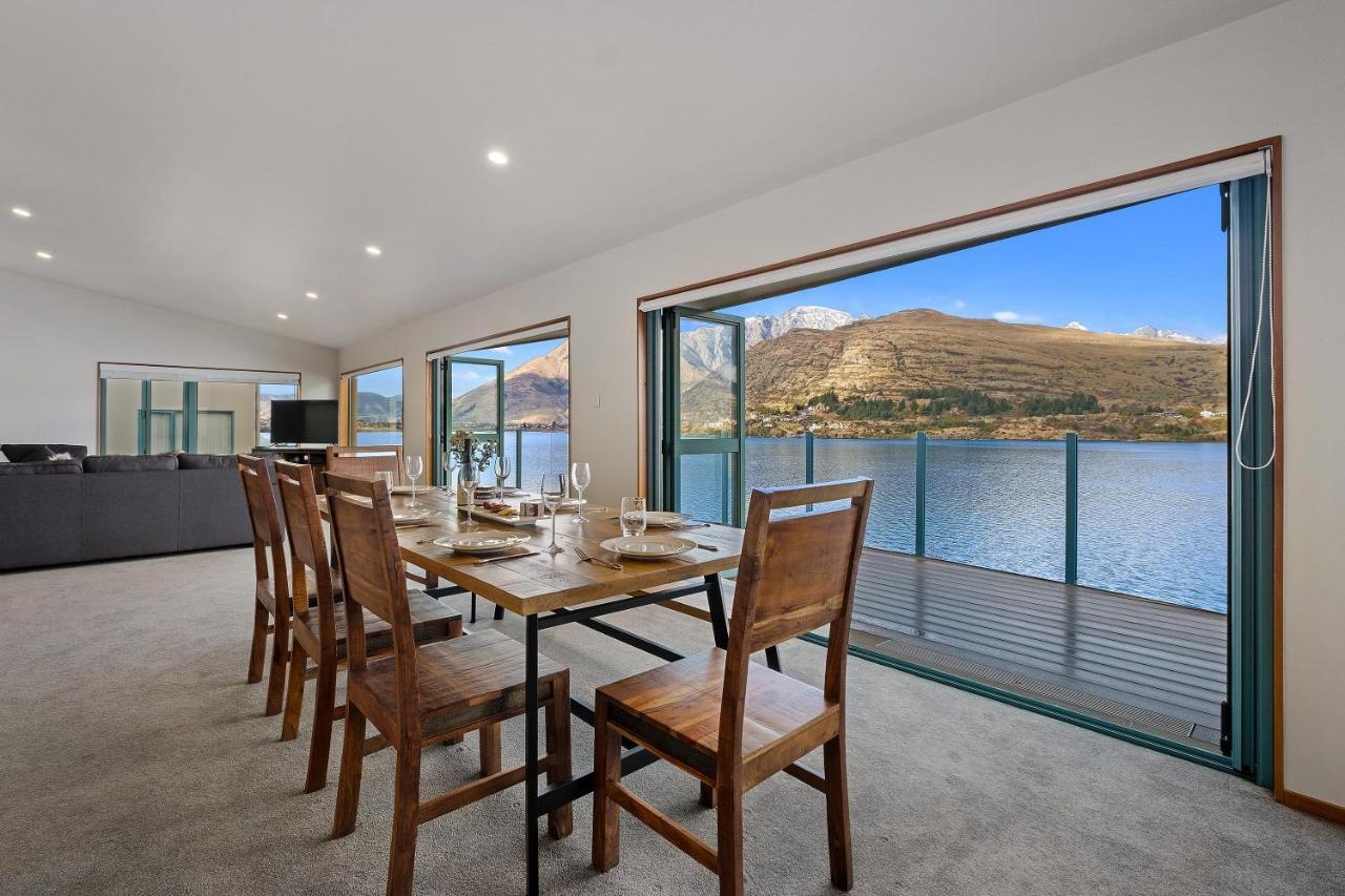 Huge Lakefront Delight - Queenstown Holiday Home Esterno foto